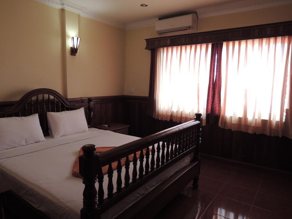 Banan Hotel Battambang Quarto foto