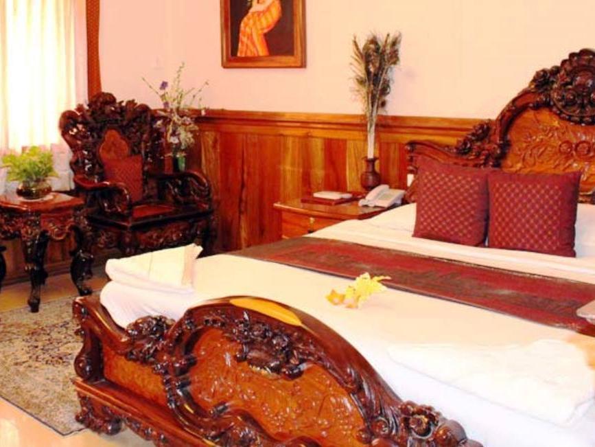 Banan Hotel Battambang Exterior foto